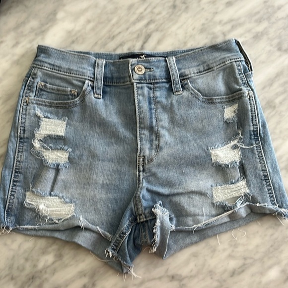 Hollister 3” High Rise Soft Stretch Shorts Excellent CLEAN Condition Size 27 (5) - Picture 1 of 3